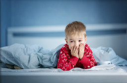 Pipi au lit et perte d’urine involontaire (énurésie) chez l’enfant